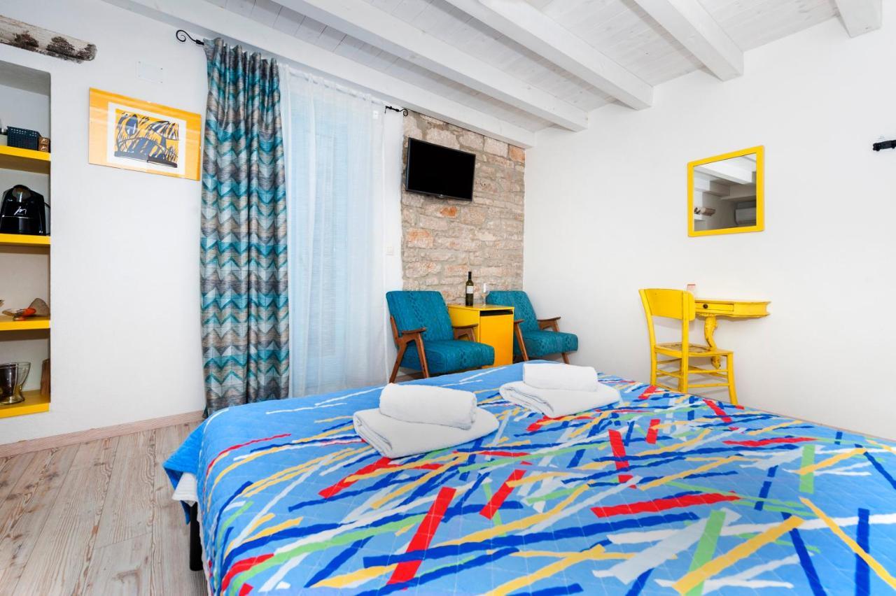 Apartments & Rooms La Casa Barbaro 罗维尼 外观 照片