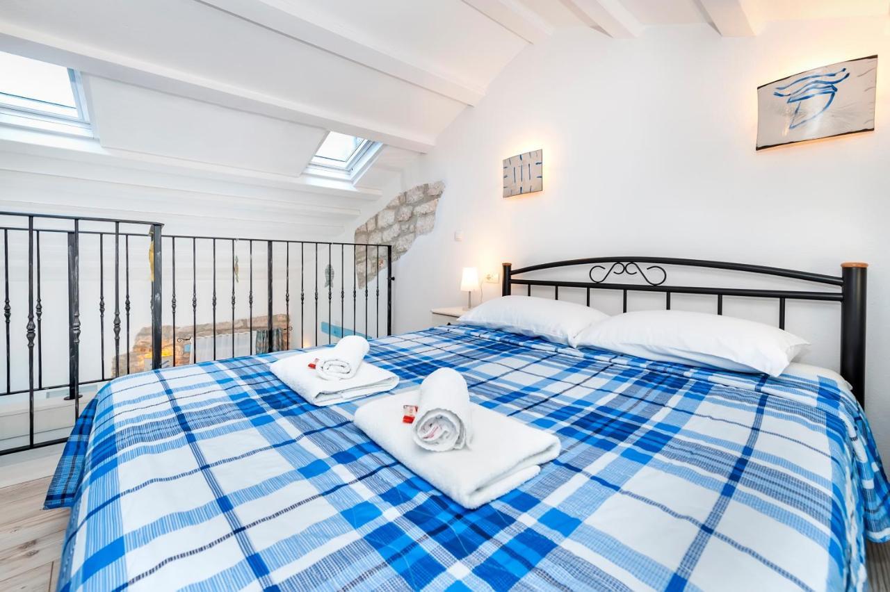 Apartments & Rooms La Casa Barbaro 罗维尼 外观 照片