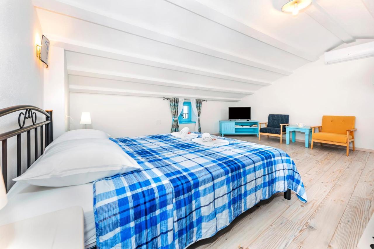 Apartments & Rooms La Casa Barbaro 罗维尼 外观 照片