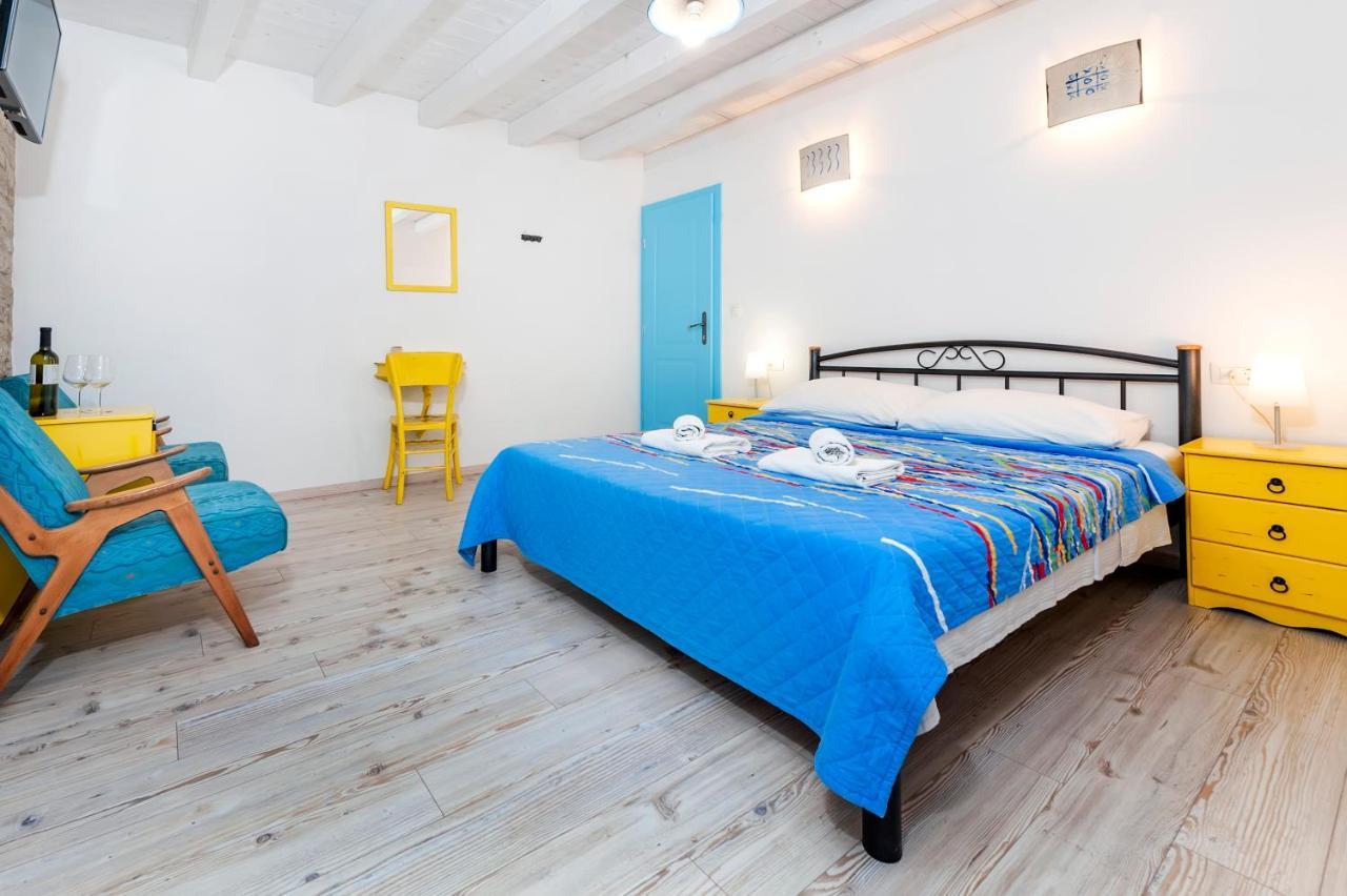 Apartments & Rooms La Casa Barbaro 罗维尼 外观 照片