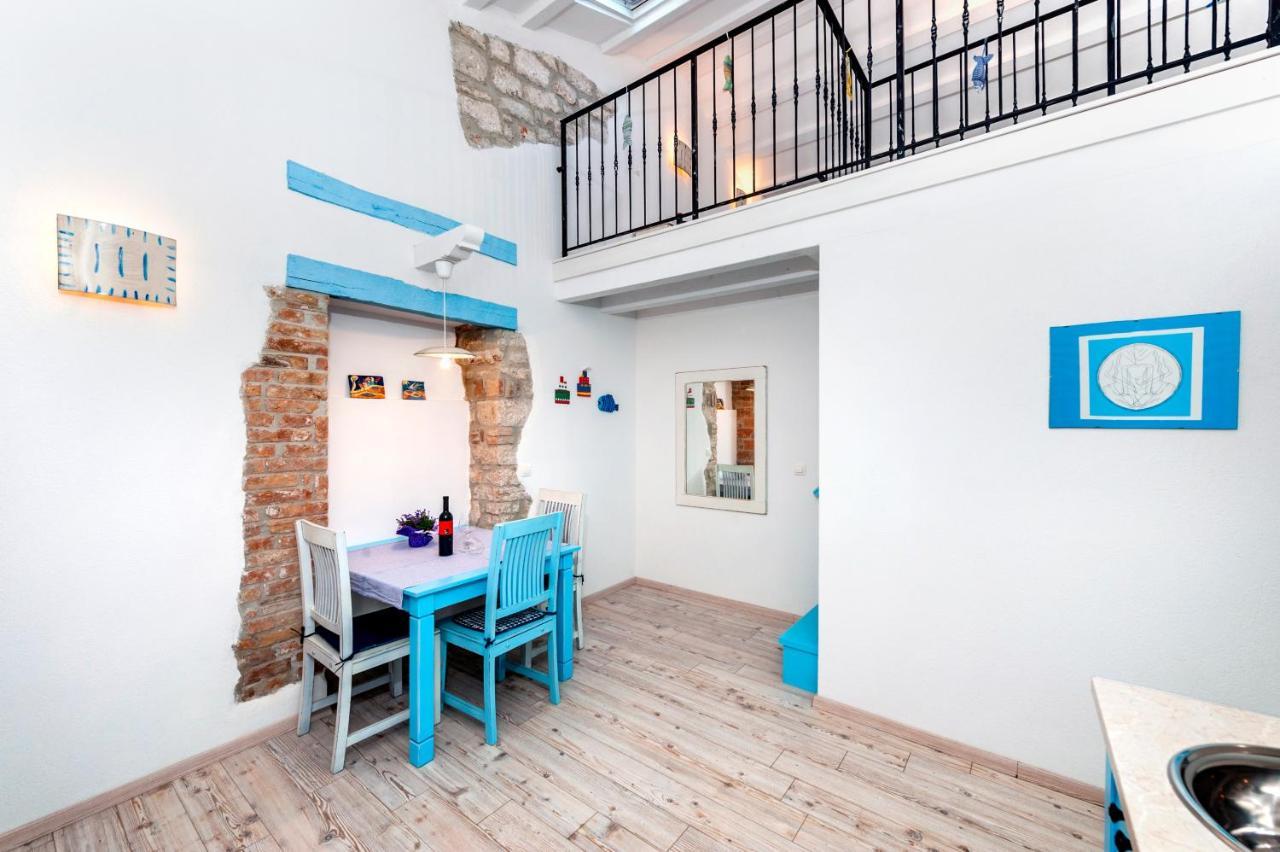 Apartments & Rooms La Casa Barbaro 罗维尼 外观 照片